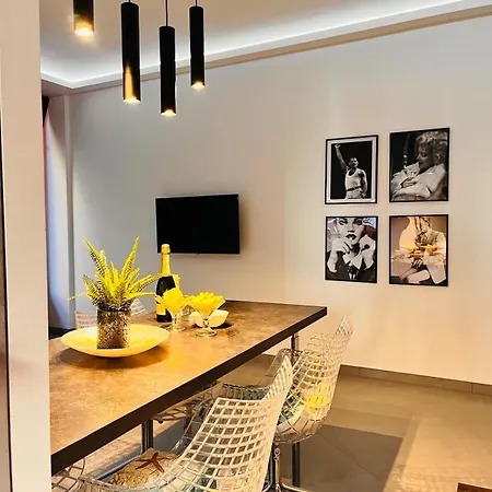 In The Historic Center Apartment Verbania
